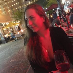 Meet your Posher, Béatrice